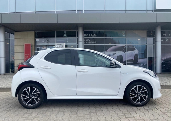 Toyota Yaris cena 84500 przebieg: 26353, rok produkcji 2021 z Kalisz małe 497